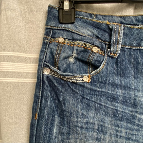 ALMOST FAMOUS / Dark Washed Factory Distressing Boot Cut Mid Rise Jeans Size 9 - Picture 6 of 11